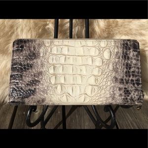 Skyler Veranda Clutch